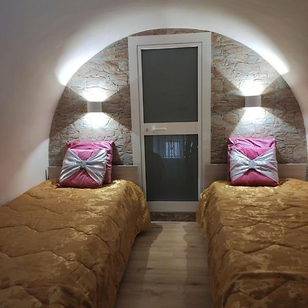 Apartamento La Casa Delle Sorprese Trani Exterior foto