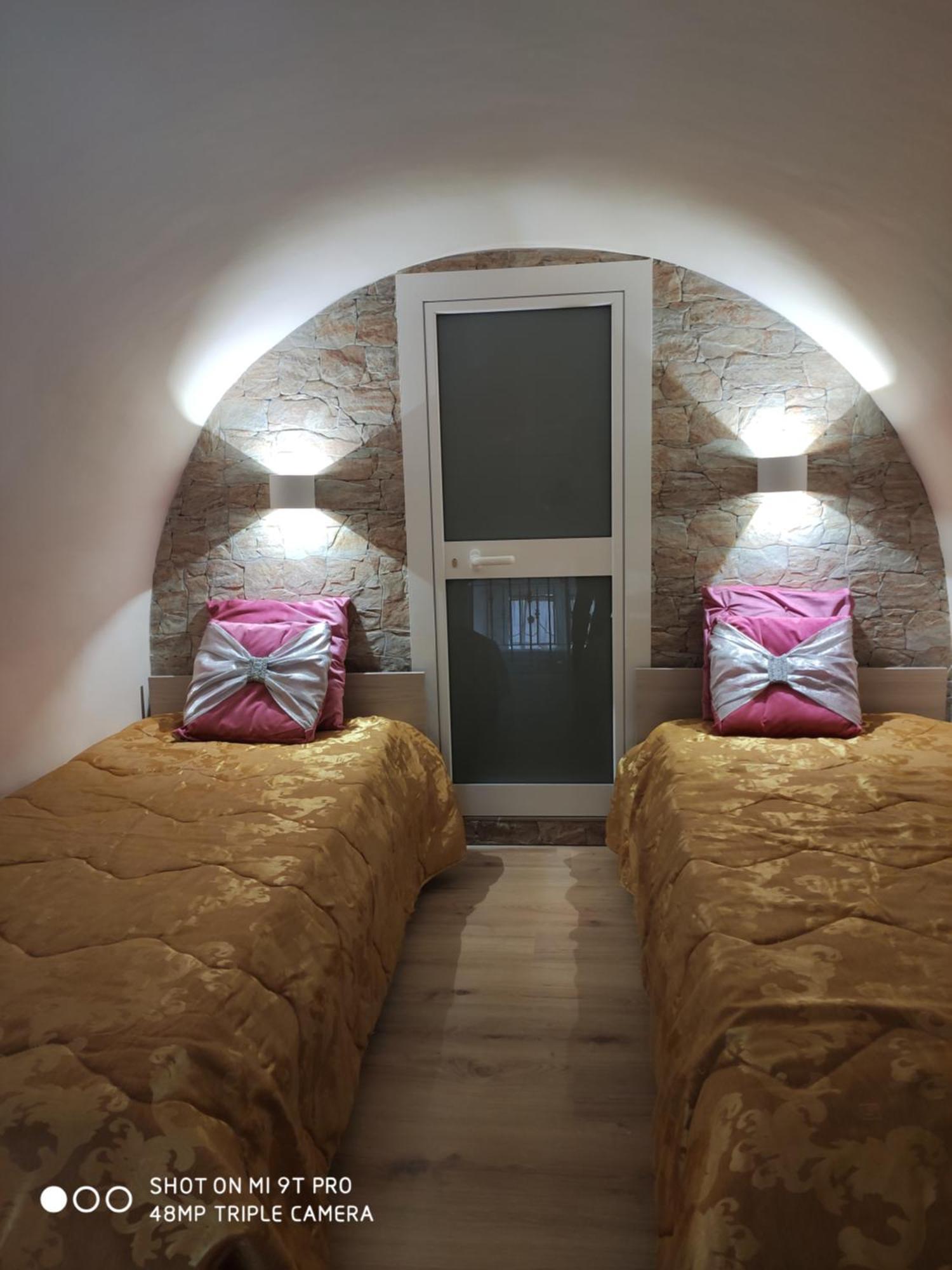 Apartamento La Casa Delle Sorprese Trani Exterior foto